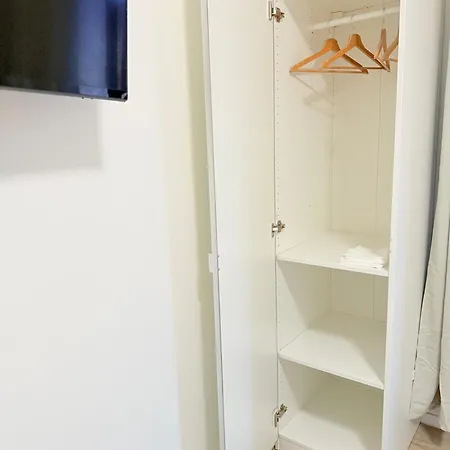 Mervahome Jeunesse Hostal *